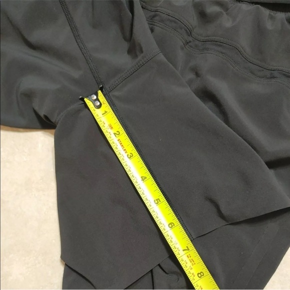 Lululemon BLINKAH Boston Marathon rate shorts large - Picture 7 of 9